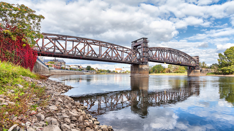 HISTORIC LIFT BRIDGE